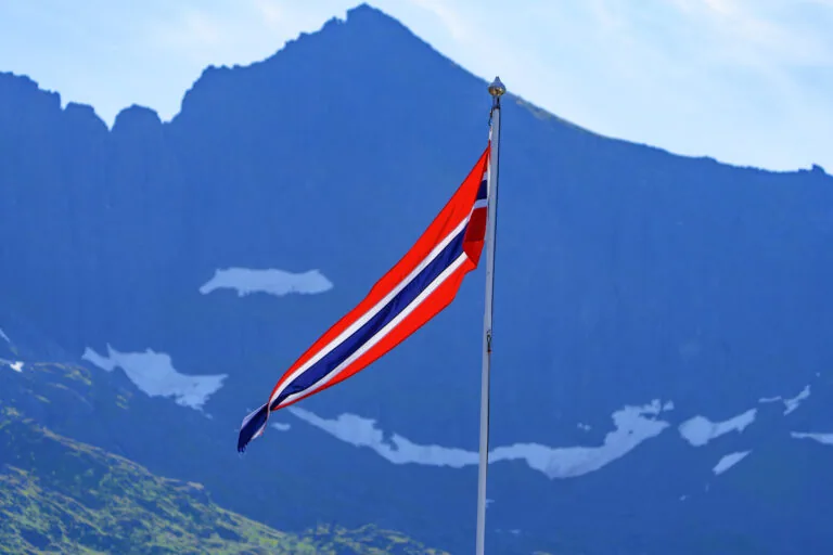 Gratulerer med dagen, kjære venner og partnere!